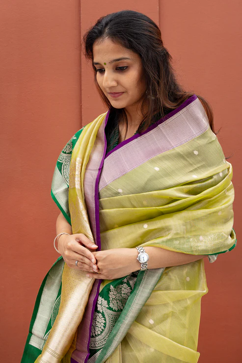 Banaras Tissue Brocade Silk Gold Zari Saree - Image 4