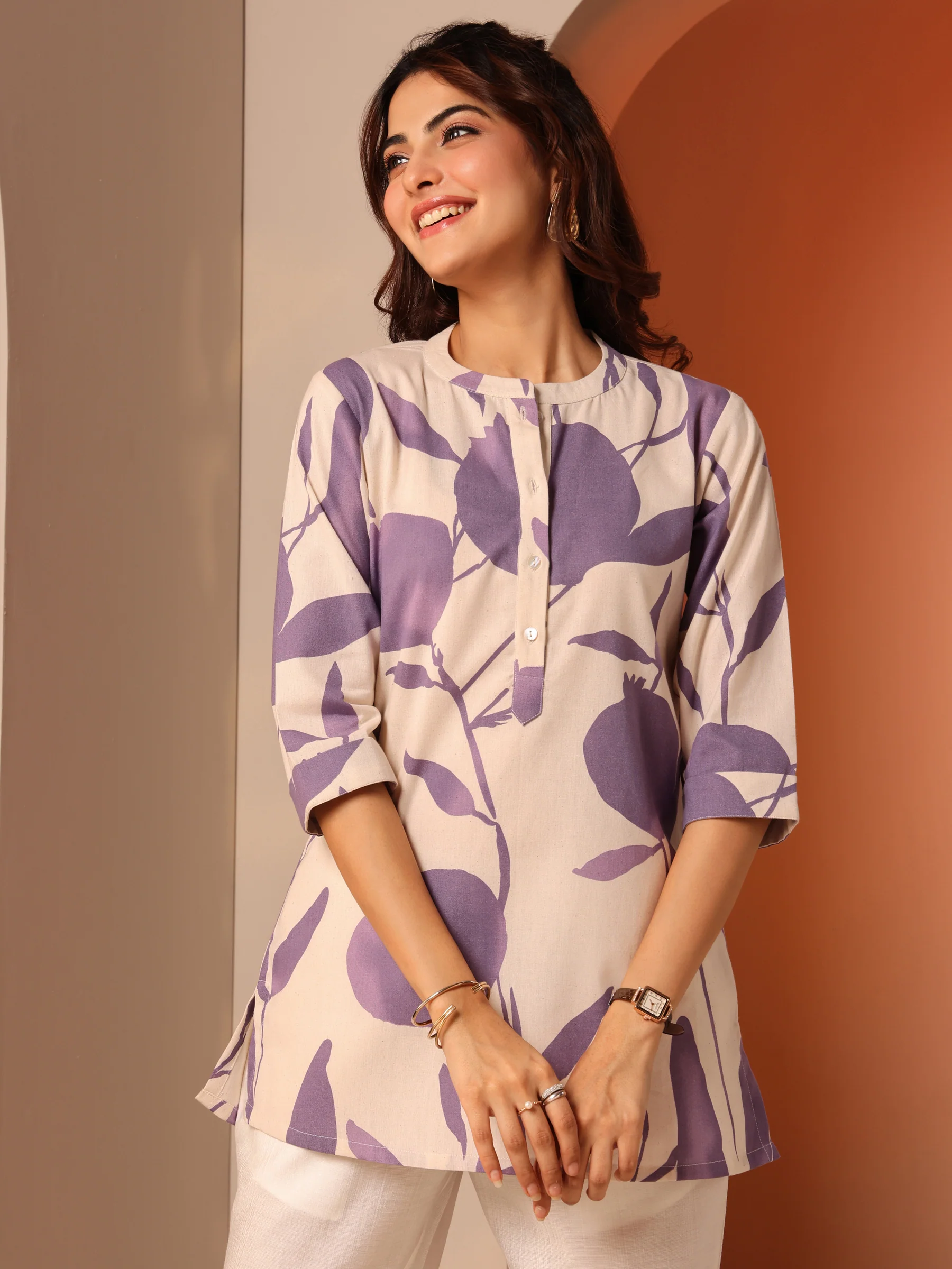 Off White Printed Cotton Straight Short Kurti - Image 2