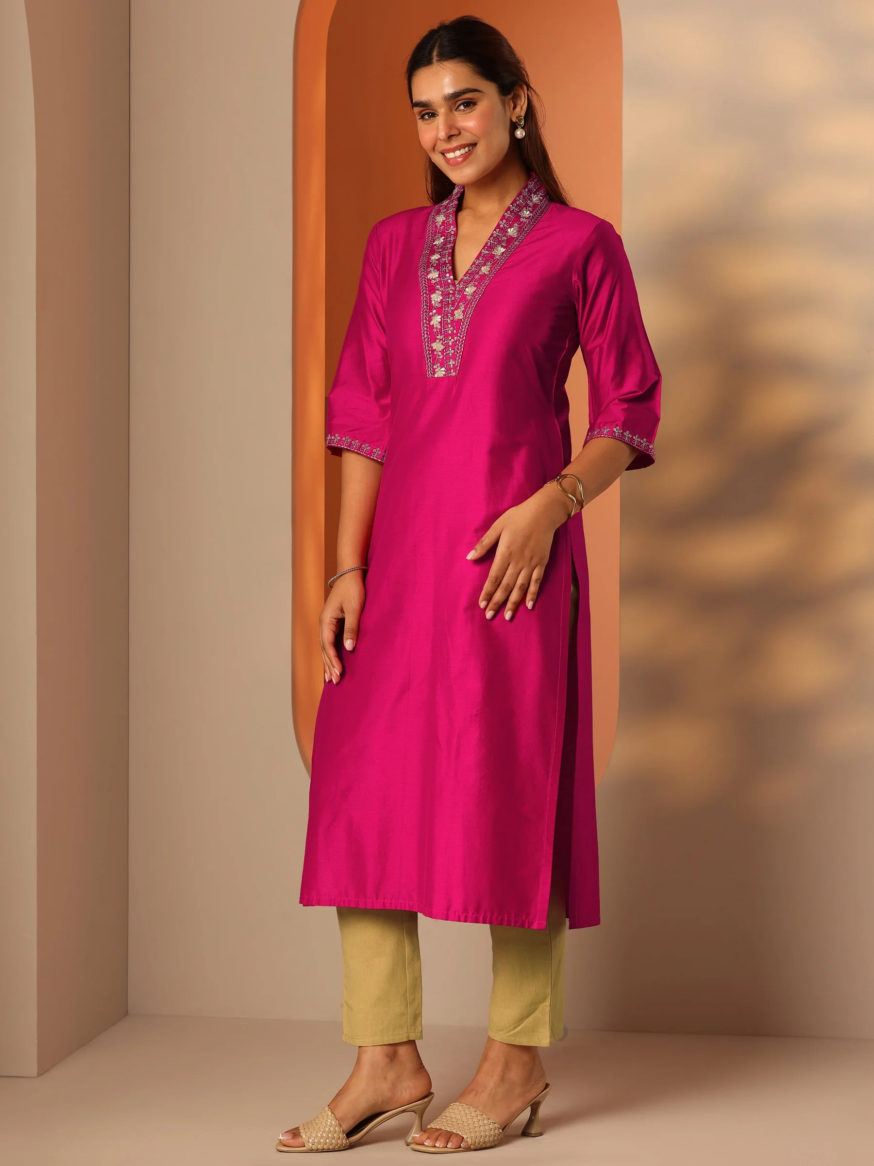 Pink Embellished Silk Blend Straight Kurta - Image 3