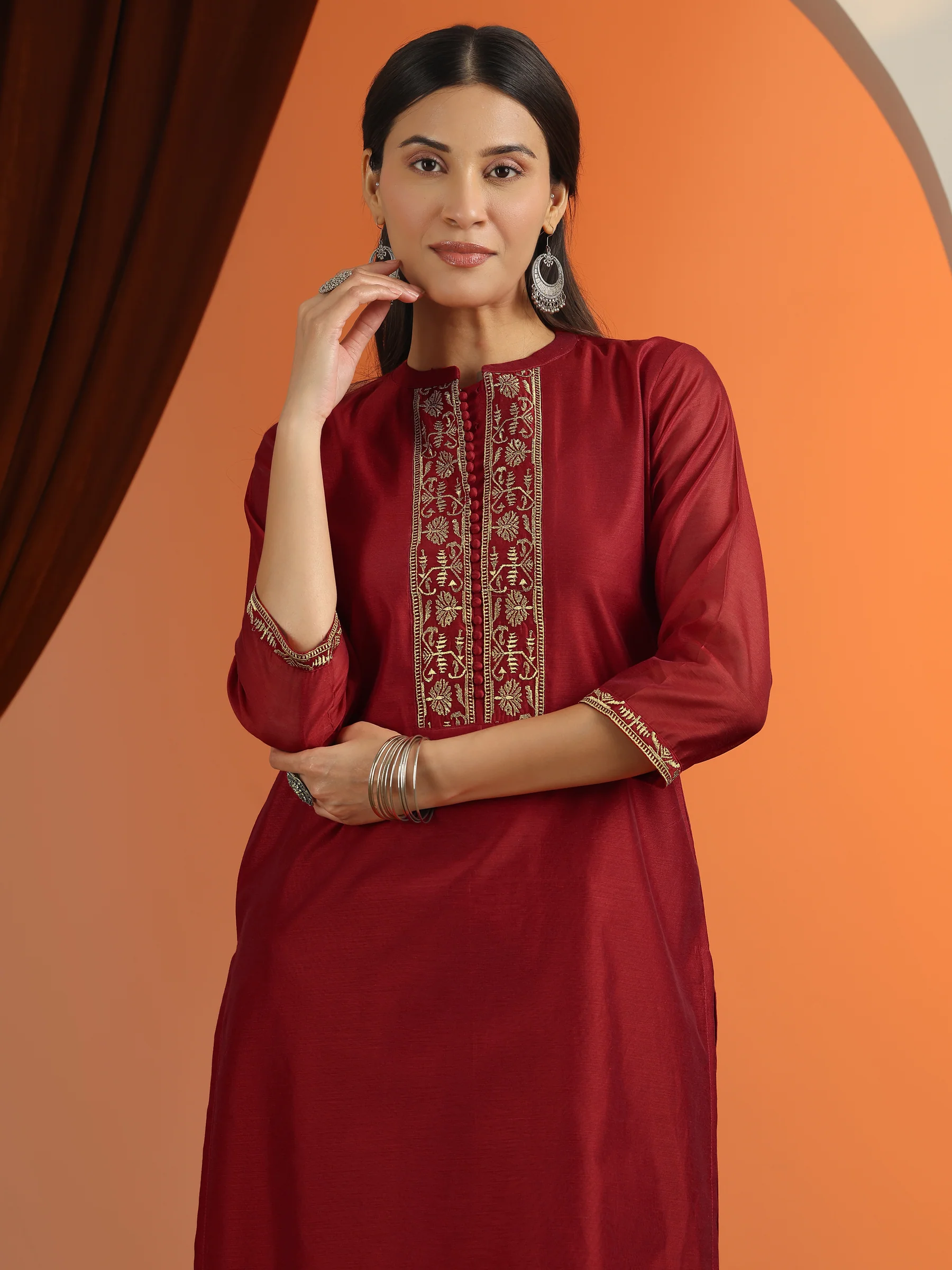 Red Embroidered Silk Blend Straight Kurta - Image 4