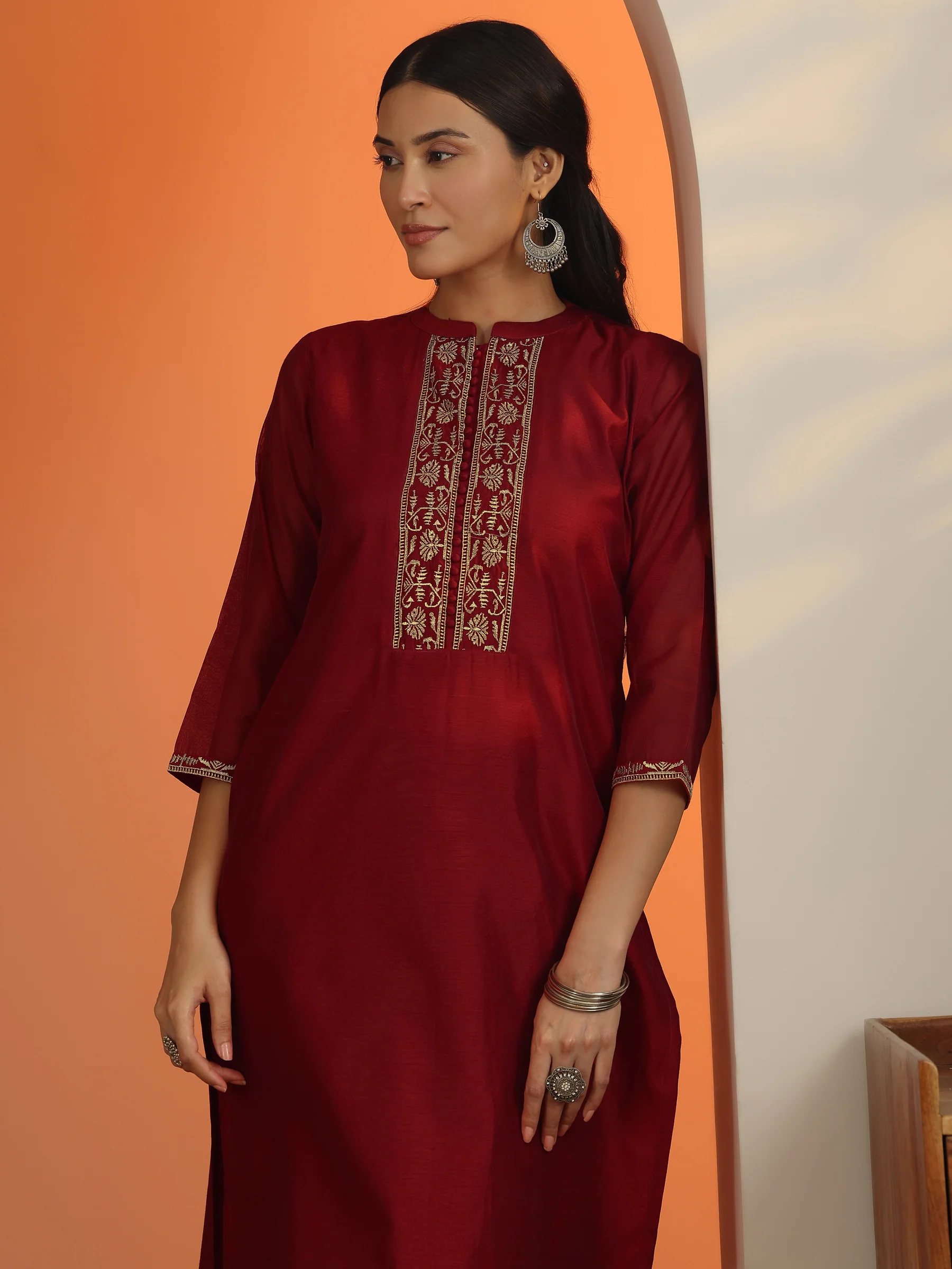 Red Embroidered Silk Blend Straight Kurta - Image 5
