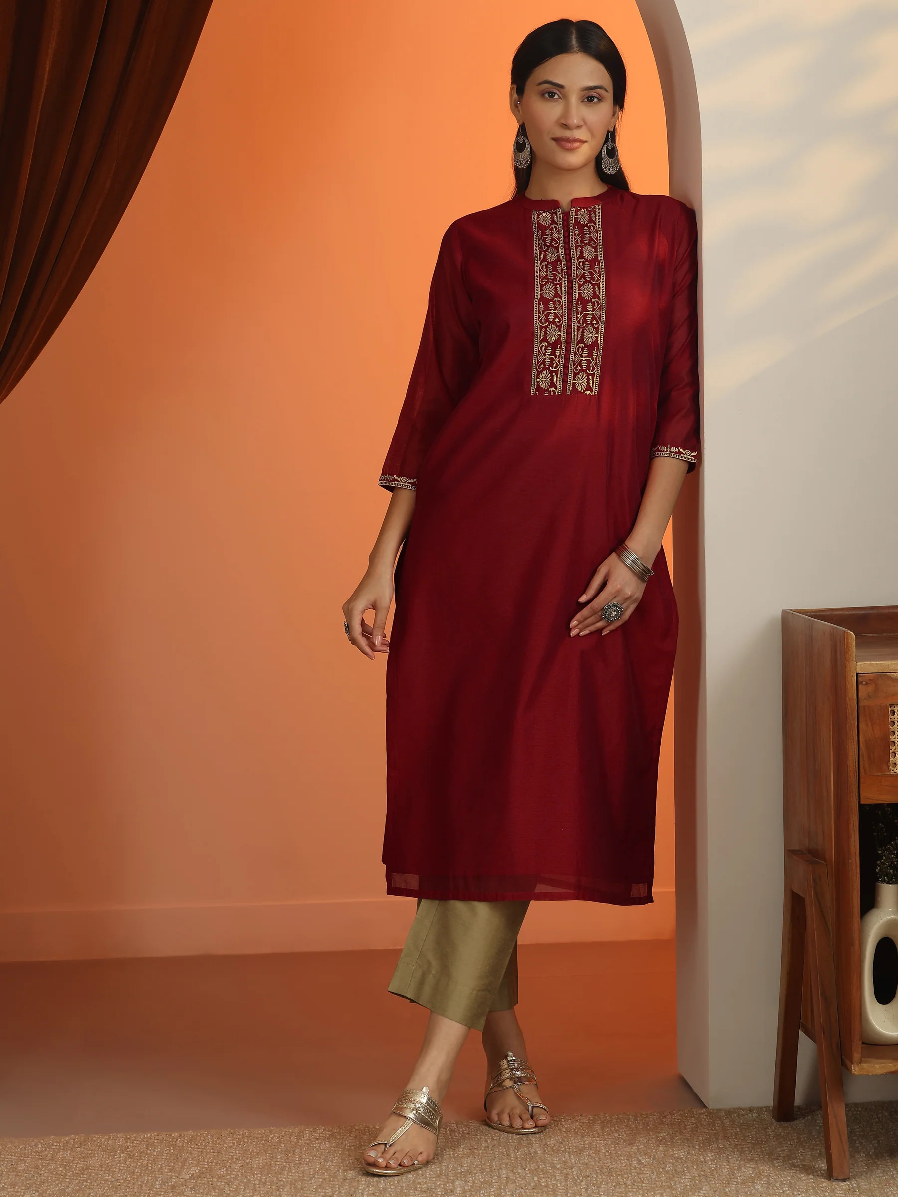 Red Embroidered Silk Blend Straight Kurta - Image 6
