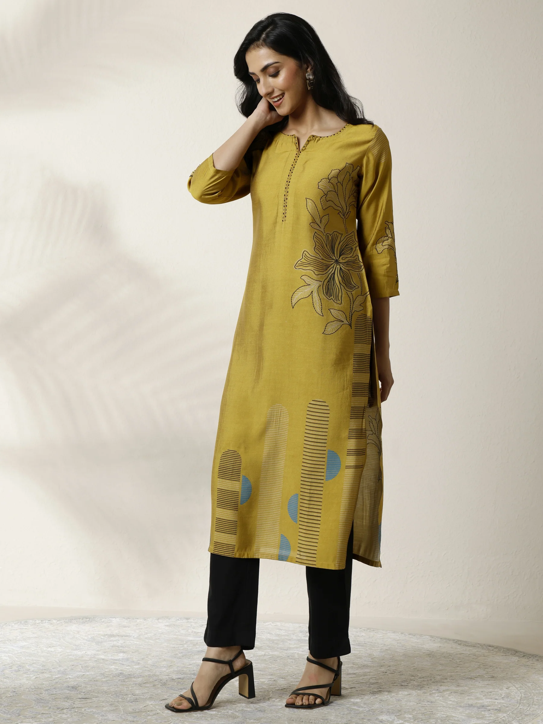 Mustard Printed Silk Blend Straight Kurta - Image 3