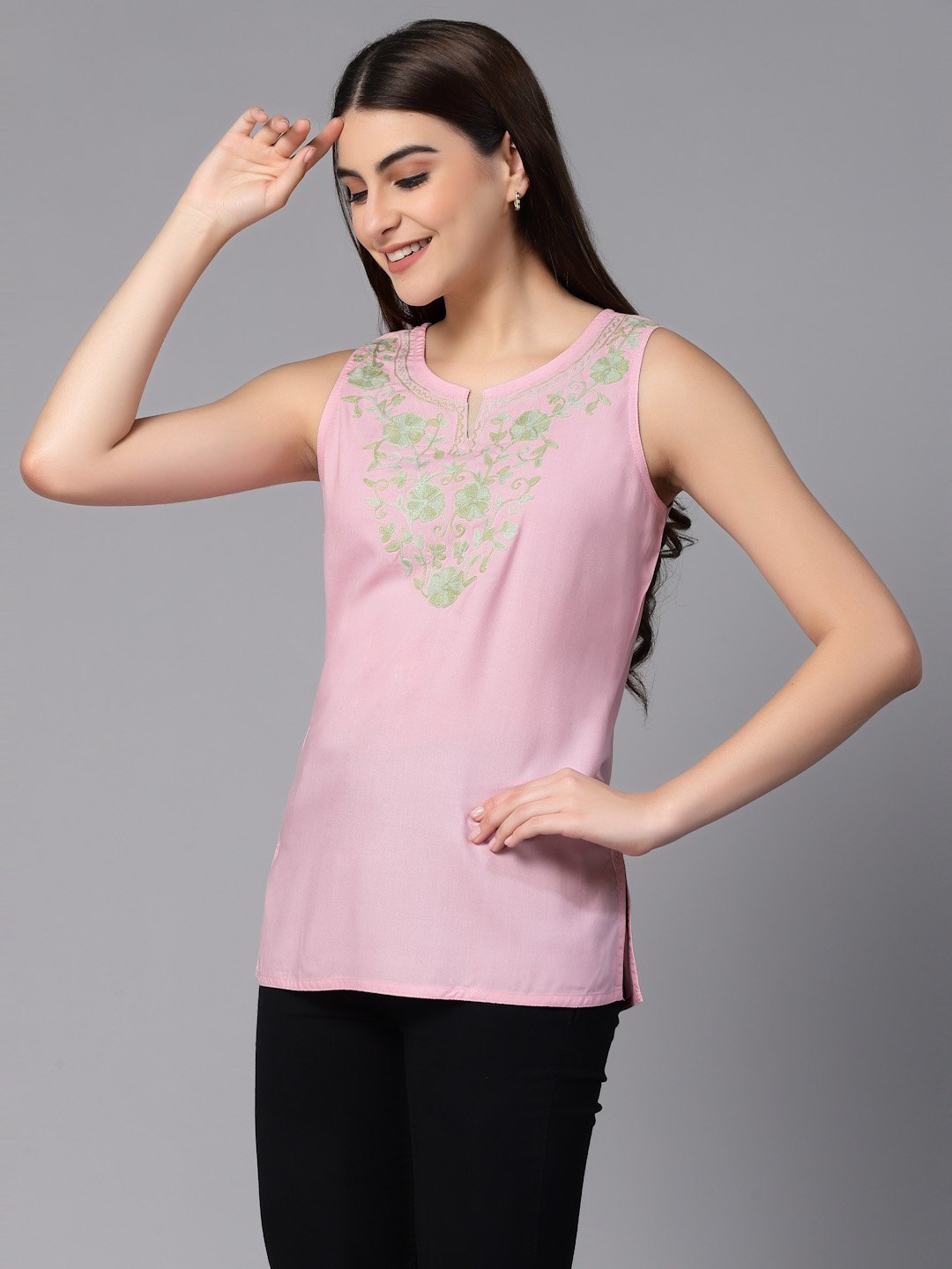 Nadia Kashmiri Light Pink Sleeveless Kurti - Image 6