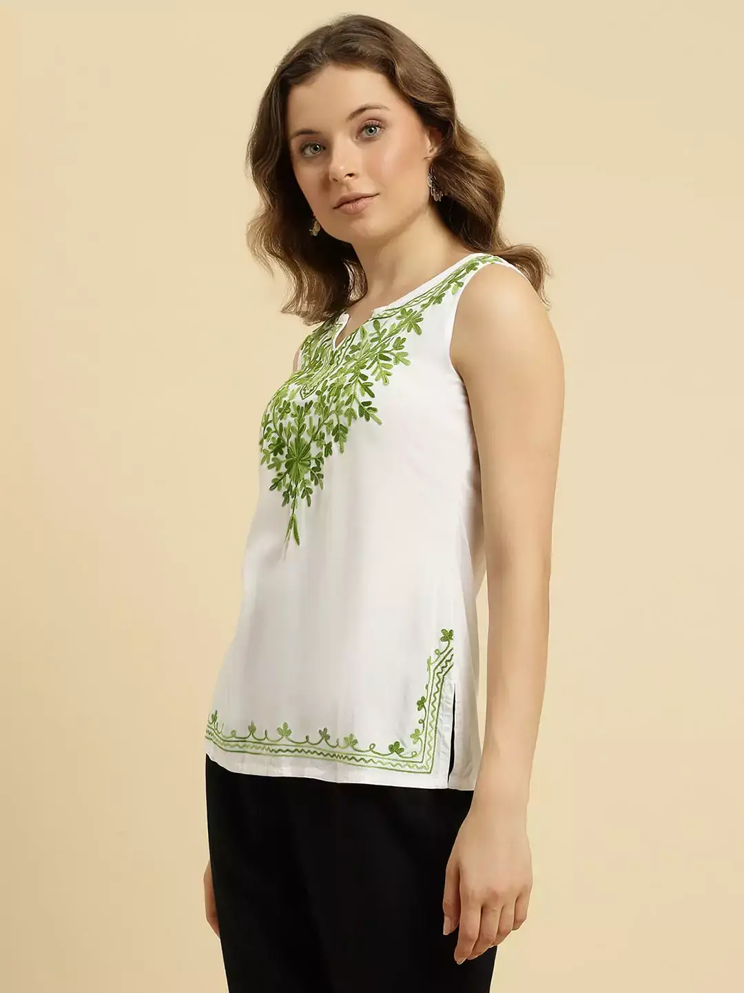 White Sleeveless Short Kurti - Image 2